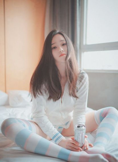 亚洲AV无码一区二区三区dⅤ_蓝光版中文字幕包