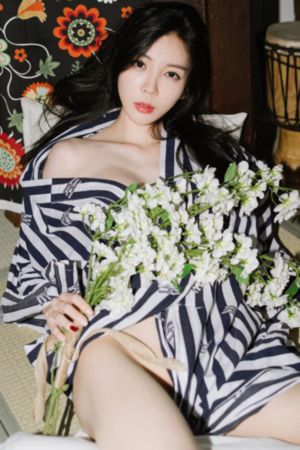 欧美丝袜自拍制服另类_JVID性感写真