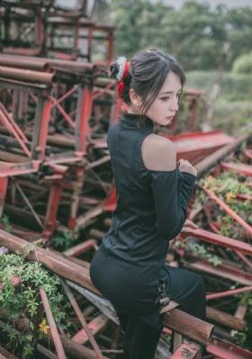 人人揉揉香蕉大青草还会玩转热点_1080神马在线观看