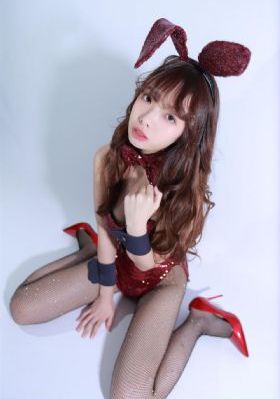 美女露出粉嫩嫩的奶头让男的爽快_高清动漫免费观看
