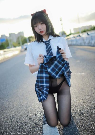 扒开老师湿漉漉的黑森林_HD完整版观看